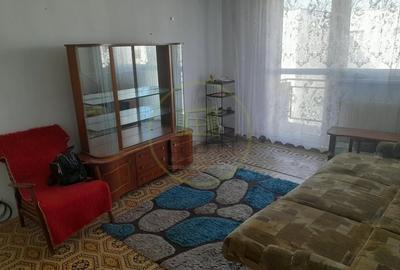 Apartament cu 3 camere semidecomandat în Făgăraș