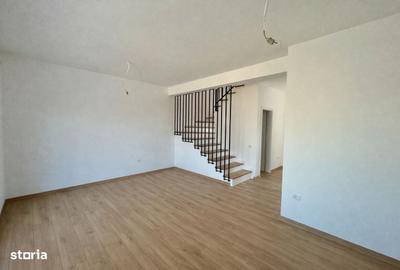 Casă cu 4 camere în Moșnița Veche