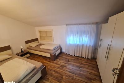 Casă cu 4 camere decomandat în Central