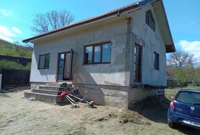 Casă cu 3 camere cu Teren 1860 Mp în Voluntari - 1