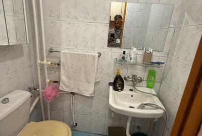 Apartament cu 2 camere semidecomandat, mobilat în Valea Rosie