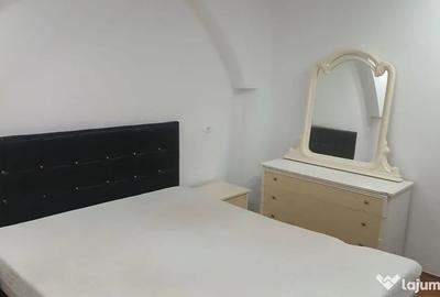 Apartament cu 3 camere decomandat în