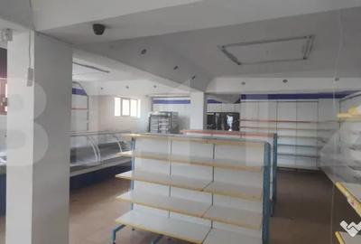 Spațiu comercial, de 300 mp, în Central
