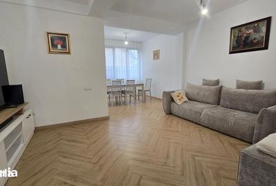 Casă cu 4 camere în Breazu