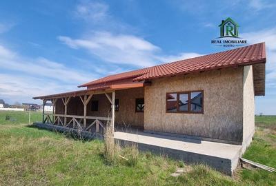 Casă cu 3 camere cu Teren 1000 Mp în Central - 1
