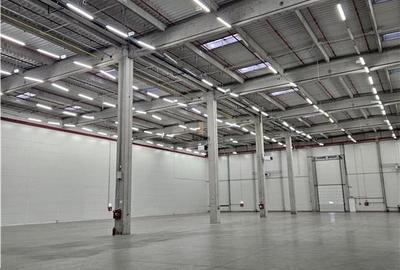 Spațiu industrial, de 3,200 mp, în Est - 14