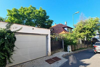 Casă individuală cu 10 camere cu Canalizare în Centrul Civic - 2