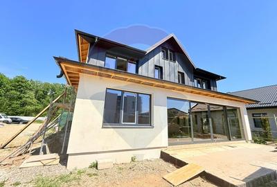 Casă individuală cu 4 camere cu Teren 550 Mp în Balotești