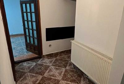 Apartament cu 4 camere decomandat în Victoria