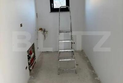 Casă cu 5 camere cu Teren 950 Mp în Central - 1