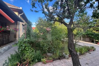 Apartament cu 2 camere decomandat în Iris