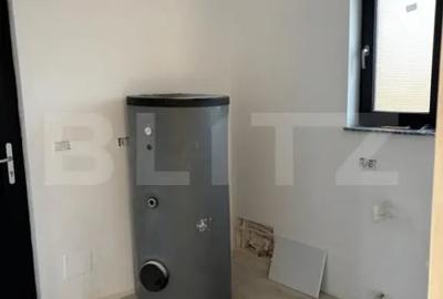 Casă cu 7 camere cu Teren 900 Mp în Central