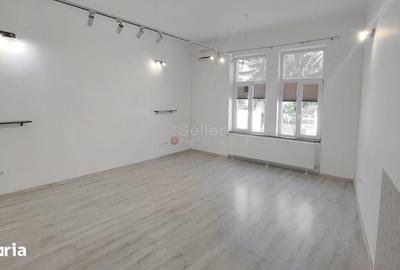 Apartament cu 5 camere decomandat în Centrul Istoric
