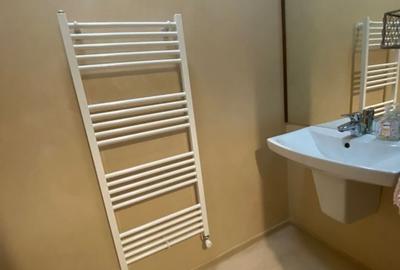 Casă cu 4 camere în Zăvoi