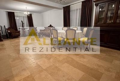 Casă individuală cu 5 camere decomandat cu Canalizare în Central