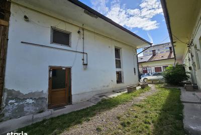Casă cu 2 camere cu Teren 20 Mp în Central