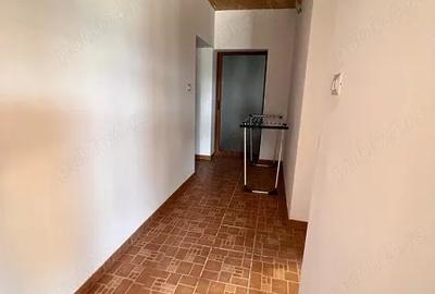 Casă cu 4 camere în Central - 2