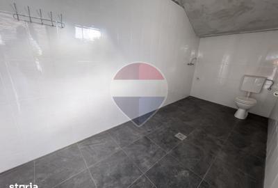 Spațiu comercial, de 240 mp, în Central