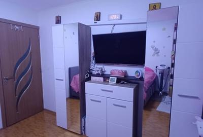 Apartament cu 2 camere decomandat, mobilat în E3 - 9