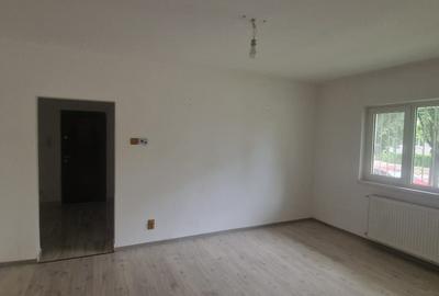 Apartament cu 2 camere semidecomandat în Mioriței - 3