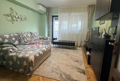 Apartament cu 3 camere decomandat în Victoriei