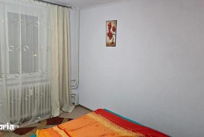 Apartament cu 3 camere semidecomandat în Tudor Vladimirescu