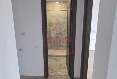 Apartament cu 3 camere semidecomandat în Micro 1