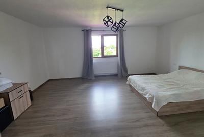 Casă cu 4 camere cu Canalizare în Popricani - 1