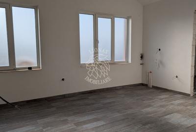 Apartament cu 5 camere semidecomandat în Decebal