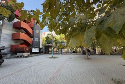 Apartament cu 4 camere semidecomandat în Titan