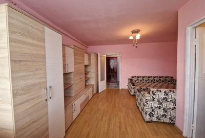 Garsonieră decomandată, mobilată în Est