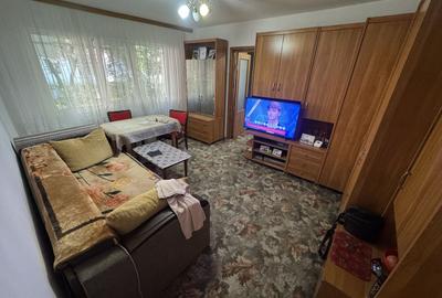 Apartament cu 2 camere semidecomandat, mobilat în Km 4-5