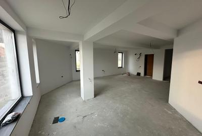 Duplex cu 4 camere cu Canalizare în Palazu Mare - 40