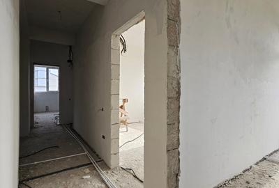 Apartament cu 3 camere decomandat în Km 5 - 8