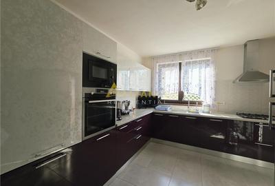 Casă cu 6 camere cu Teren 330 Mp în Berceni - 6