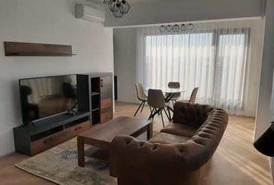 Apartament cu 3 camere semidecomandat în Pipera