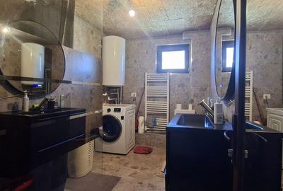 Casă cu 5 camere cu Teren 1507 Mp în Vânători - 2