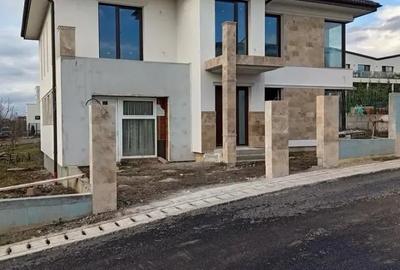 Casă cu 4 camere cu Teren 500 Mp în Chinteni