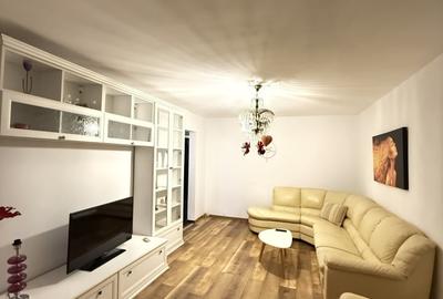 Apartament cu 3 camere decomandat, mobilat în Dacia