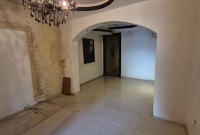 Casă cu 4 camere în Muncii