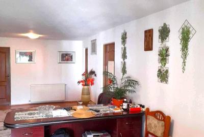 Apartament cu 3 camere decomandat în Plopilor - 1