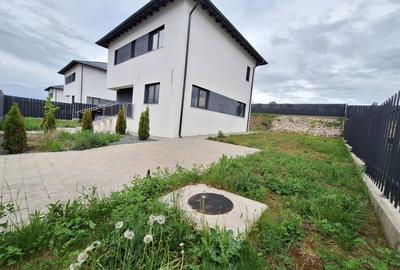 Casă individuală cu 4 camere cu Canalizare în Chinteni - 1