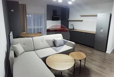 Apartament cu 2 camere decomandat, mobilat în Est