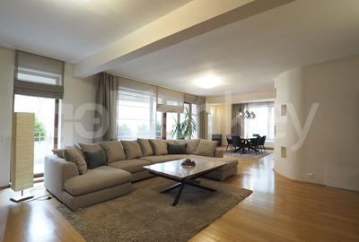Apartament cu 4 camere decomandat, mobilat în Herăstrău