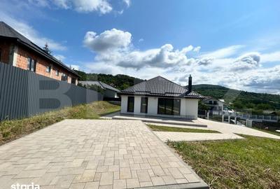 Casă cu 4 camere cu Teren 1000 Mp în Central