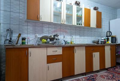 Casă individuală cu 10 camere cu Teren 1348 Mp în Sânbotin - 14
