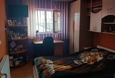 Casă cu 4 camere în Central - 1