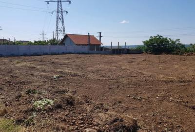 Teren de 1800 mp, în Schela - 10