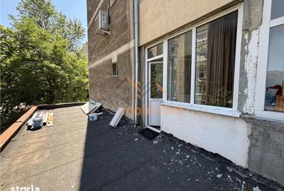 Apartament cu 3 camere în Decebal