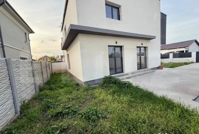 Casă cu 5 camere cu Teren 371 Mp în Central - 4